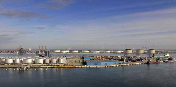 Rotterdam oil terminal