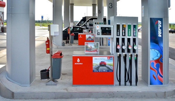 Benzina Osice - stojany