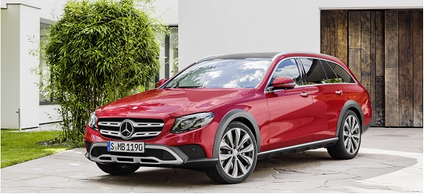 Mercedes-Benz E220d - úzké