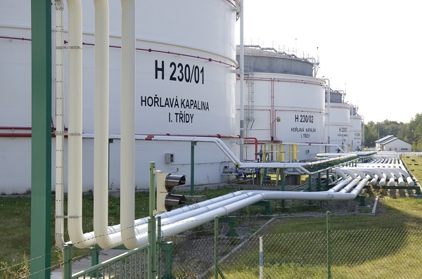 Americká nafta-kontejner