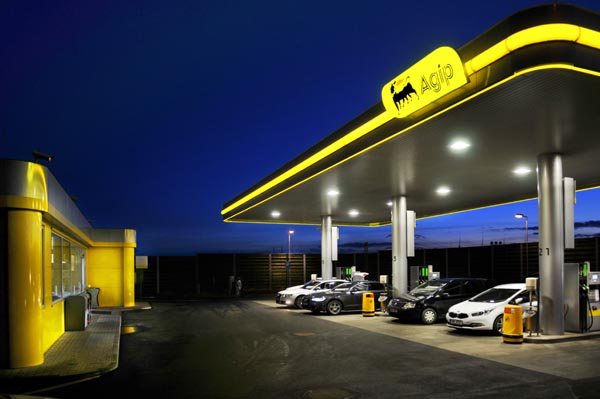 Agip v noci